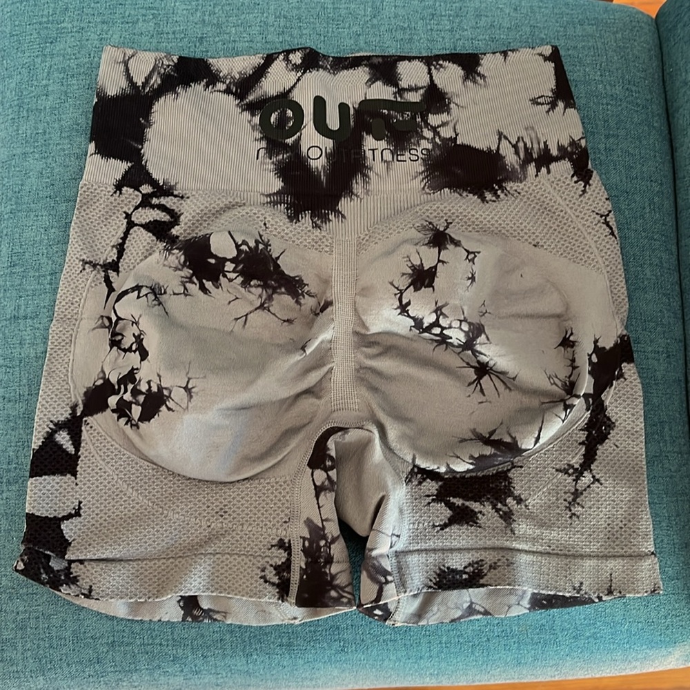 Bum scrunch black & gray smoke & mirrors seamless shorts